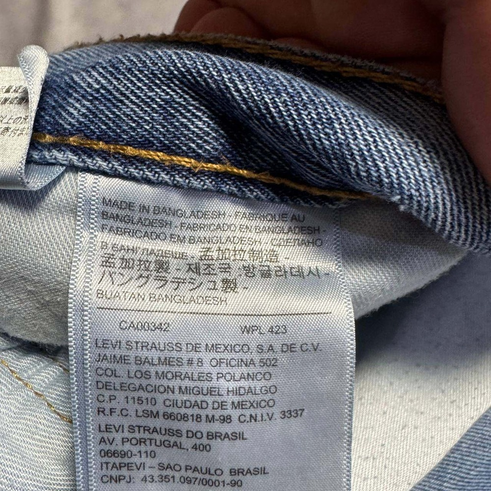 Levis 550 Relaxed Fit Jeans Mens 38x34 Light Wash Blue Denim Vintage Style - Picture 11 of 12